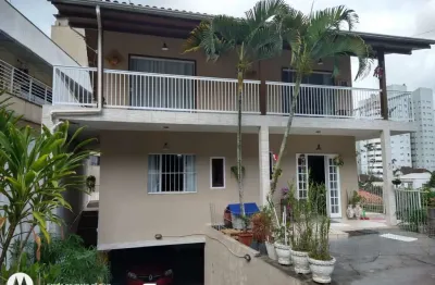 Casa com 6 quartos à venda no victor konder, blumenau , 200 m2 por r$ 2.800.000
