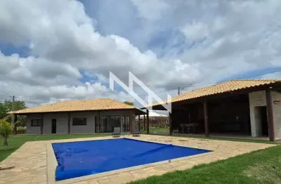 Casa de 3 suítes em hidrolândia-go com área gourmet e piscina!