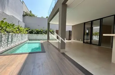 Casa com 4 quartos à venda na Rua Aquidauana, Alphaville Flamboyant Residencial Araguaia, Goiânia