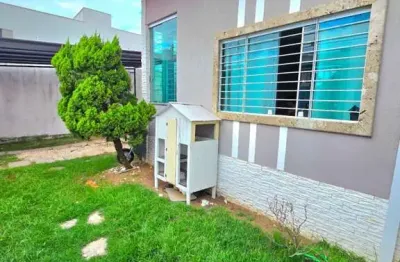 Casa linear com 3 quartos com suíte  bairro tranquilo e excelente localização em planície da serra