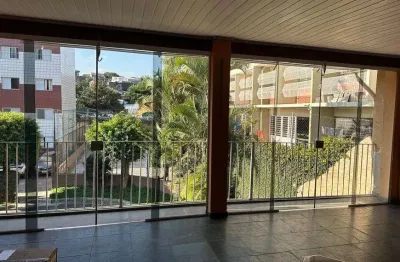 Casa de condomínio para venda tem 120 metros quadrados com 5 quartos