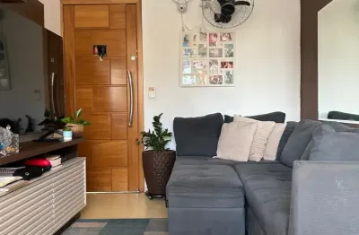 Oportunidade! Apartamento Reformado com Móveis Planejados ao Lado da Estação Mendes