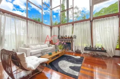 Casa exclusiva no luxuoso condomínio vale dos eucaliptos .