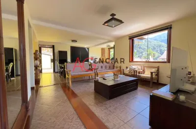 Casa com 3 quartos para alugar no Caleme, Teresópolis 