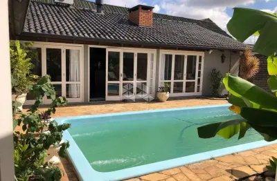 Casa à venda com 3 quartos 450 m² disposta em 3 terrenos