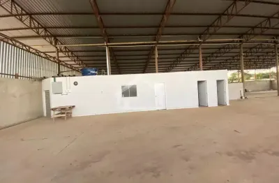 Barracão / Galpão / Depósito com 2 salas para alugar na Copacaba, 90, Porto Seguro, Caratinga