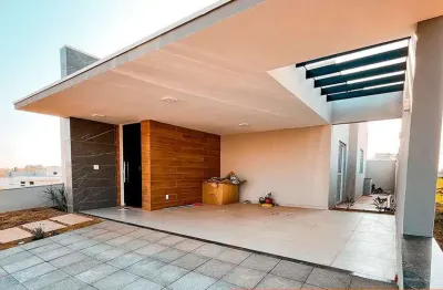 Casa em mogi mirim: 3 dormitórios, 1 suíte por r$850 mil