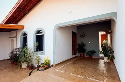 Casa com 3 quartos à venda no Jardim Itacolomi, Mogi Guaçu 