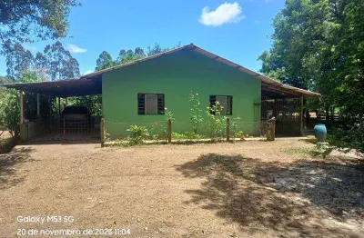 Excelente chacara com 6.500 m2 com uma residencia com 04 quartos 410.000 c. alto  tijucas