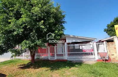 Casa com 3 quartos para alugar na dr. paulo uebel, 1065, vila nova, são leopoldo por r$ 1.780