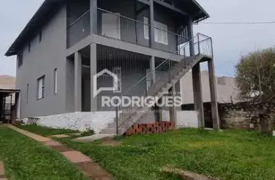 Casa com 2 quartos para alugar na rua alberto bins, 471, são joão batista, são leopoldo por r$ 1.400