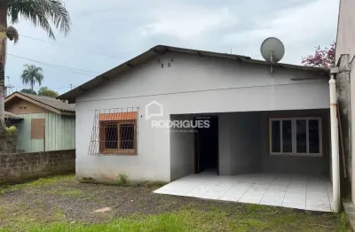 Casa com 3 quartos para alugar na antônio cardoso, 57, portão velho, portão por r$ 1.335
