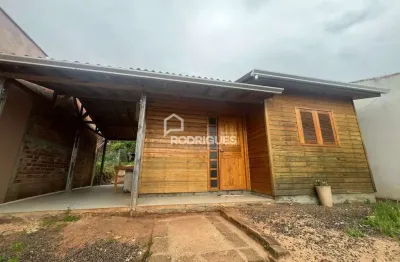 Casa com 2 quartos para alugar na luiz adelmo winck, 165, ouro verde, portão por r$ 1.115