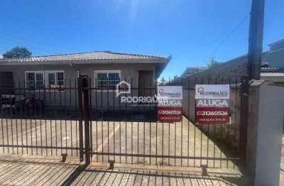 Casa em condomínio fechado com 2 quartos para alugar na pernambuco, 348, centro, portão por r$ 980