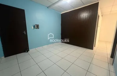 Apartamento com 1 quarto para alugar na brasil, 683, centro, portão por r$ 890