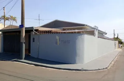 Casa com 3 quartos para alugar na vila nossa senhora de fátima, são carlos  por r$ 2.005