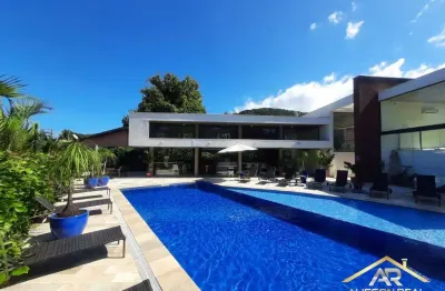 Luxuosa casa tríplex, 200m da praia de camburi, 176 m².