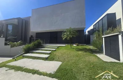 Casa à venda em condomínio com 4 suítes no solaia sendo 568,94m².