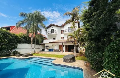 Casa de luxo: 520m² - 4 suítes, piscina, salão de festa - venda/locação.