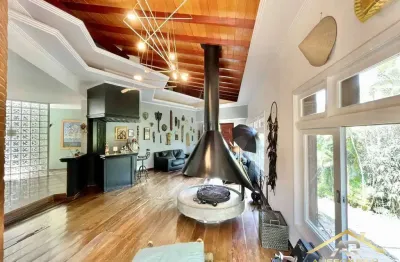 Casa à venda - 6 sts, 90% térrea, gourmet e spa com sauna e ofurô!