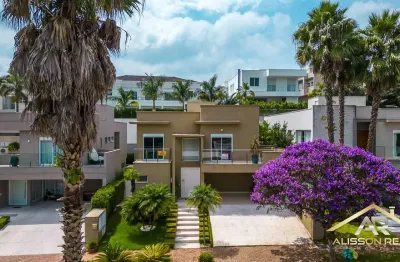 Belíssima casa com 5 suítes, 7 wc, e mobiliada com 424m² - alphaville - sp.