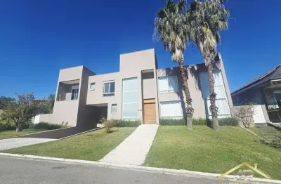 Casa à venda em condomínio com 4 suítes no solaia sendo 720m².