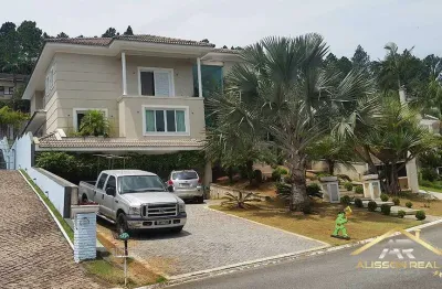 Linda casa com 1.270m², 4 quartos, 4 suítes, 7 banheiros no residencial 10.
