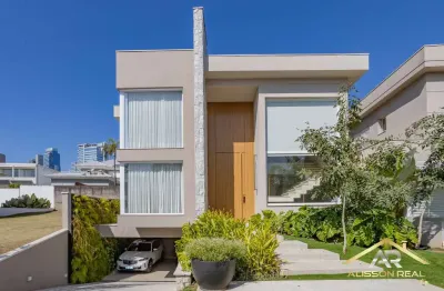Linda Casa Moderna, 500m², mobiliada, 5 Suítes, 3 Vagas em Alphaville - SP.