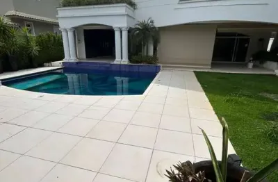 Lindíssima Casa de 1046,58m², 6 Suítes, Piscina, SPA, 4 Vagas no Tamboré II