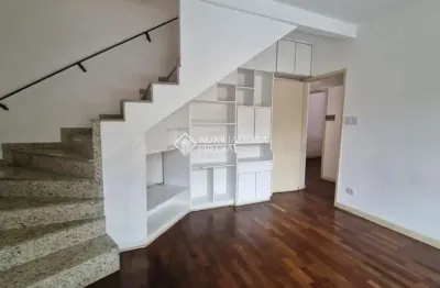 Casa com 3 quartos para alugar na Avenida Doutor Augusto de Toledo, 1016, Santa Paula, São Caetano do Sul, 165 m2