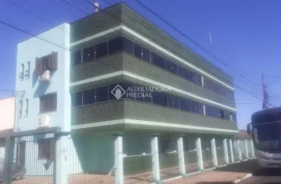Apartamento com 2 quartos para alugar na rua guaporé, 280, mathias velho, canoas, 100 m2 por r$ 1.100