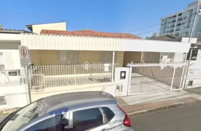 Casa com 3 quartos para alugar na rua capitão pedro leite, 11, barreiros, são josé, 130 m2 por r$ 4.900