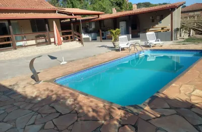 Ótima casa a venda em condomínio fechado, morada do lago, próximo a lagoa santa, portaria 24 horas, entrada de visitante somente com autorização.