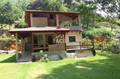 Sítio com casa duplex de 180m², nascente e 4 hectares – centro, marechal floriano/es