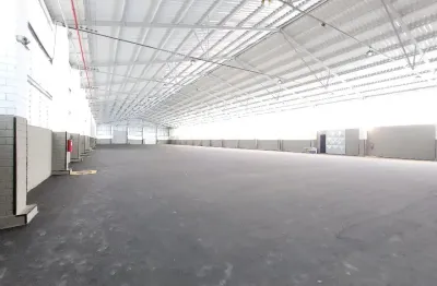 Galpão monoúsuario em uma localização privilegiada, ao lado da rodovia fernão dias.