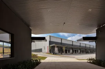 Galpão em condominio itaquera - com 1613m², localização privilegiada.