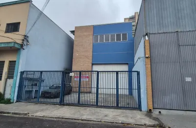 Exelente e único galpão na mooca com uma área total de 340m², salão terreo com 250m². pd alto.