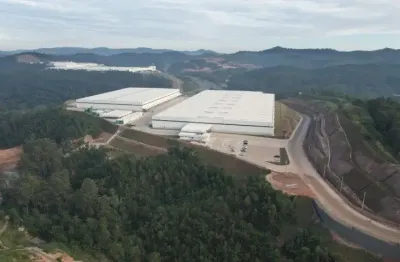 Exelente galpão em franco da rocha com uma área de armazenamento de 8653m²