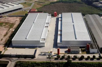 Galpão em jundiaí com 3239m² de área de armazenamento com a possibilidade de dobrar essa metragem com a junção de mais um módulo.