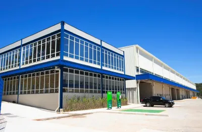 Exelente galpão com uma área de armazenamento de 1178m¹ com possibilidade de dobrar esse tamanho com a junção com o módulo ao lado