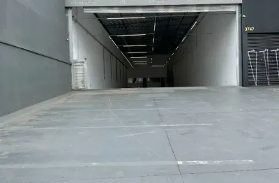 Exelente Loja, em uma localização privilegiada, região predominantemente comercial.