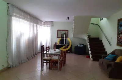 Sobrado à venda - 250m² - 3 dormitórios - 4 vagas - no ipiranga