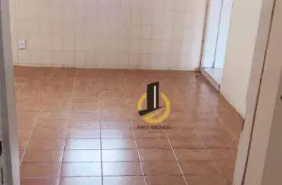 Casa à venda - 250m² - 2 dormitórios - 1 banheiro - quintal - edícula - 2 vagas - no parque bristol