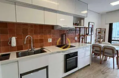 Studio à venda no Condomínio Romi 56 - 1 dormitório - 1 banheiro - varanda - móveis planejados - ar condionado - 1 vaga - na Vila Romana