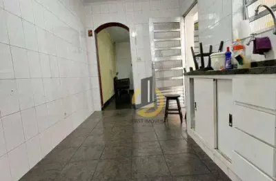 Casa térrea para locação ou venda - 240m² - 3 dormitórios - 2 banheiros - quintal - 2 vagas - na Vila Monumento