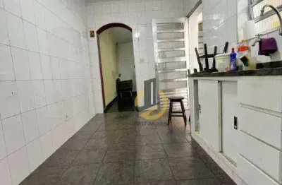 Casa térrea para locação ou venda - 240m² - 3 dormitórios - 2 banheiros - quintal - 2 vagas - na Vila Monumento