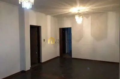 Casa com 3 dormitórios mais casa independente com 2 dormitórios.