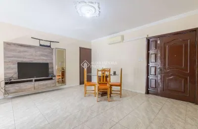 Casa em condomínio fechado com 3 quartos para alugar na rua jataí, 685, cristal, porto alegre, 171 m2 por r$ 5.000