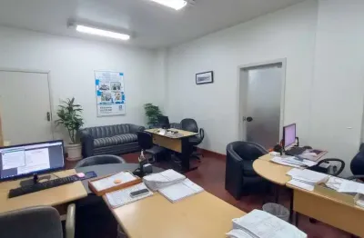 Sala comercial para alugar na rua siqueira campos, 1184, centro histórico, porto alegre, 33 m2 por r$ 800