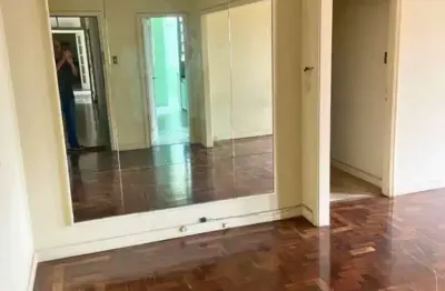 Apartamento com 3 quartos para alugar na praça dom feliciano, 56, centro histórico, porto alegre, 136 m2 por r$ 1.500